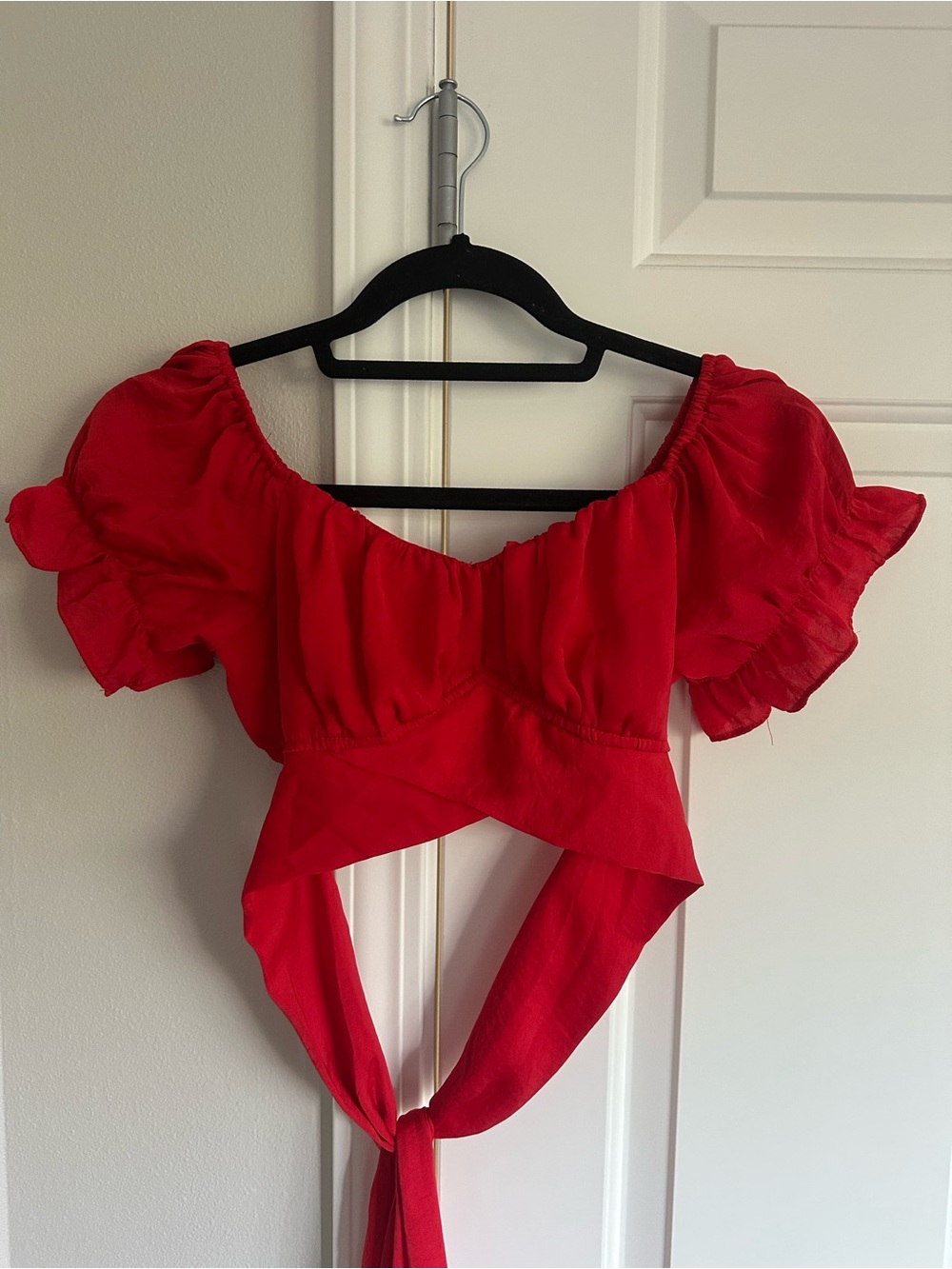 Women's Red Puff-Sleeve Tie-Back Crop Top